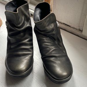 FLY LONDON Bronze Grey Metallic Wedge Bootie size 38